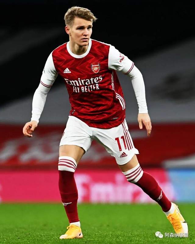 意大利杯焦点战：亚特兰大 VS 热那亚，顶级分析决定赛事走向。（意大利杯重磅对决：亚特兰大对阵热那亚，深度解析左右胜负走向）