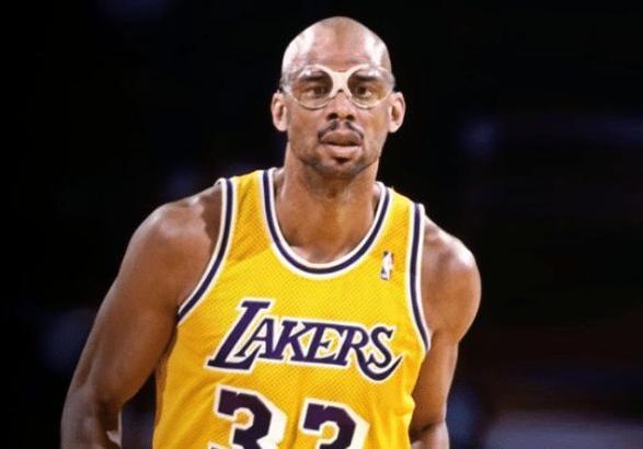 点射得分，凯文-迪克斯成为历史首位在德甲进球的印尼球员（凯文-迪克斯点球破门，成德甲史上首位进球的印尼球员）