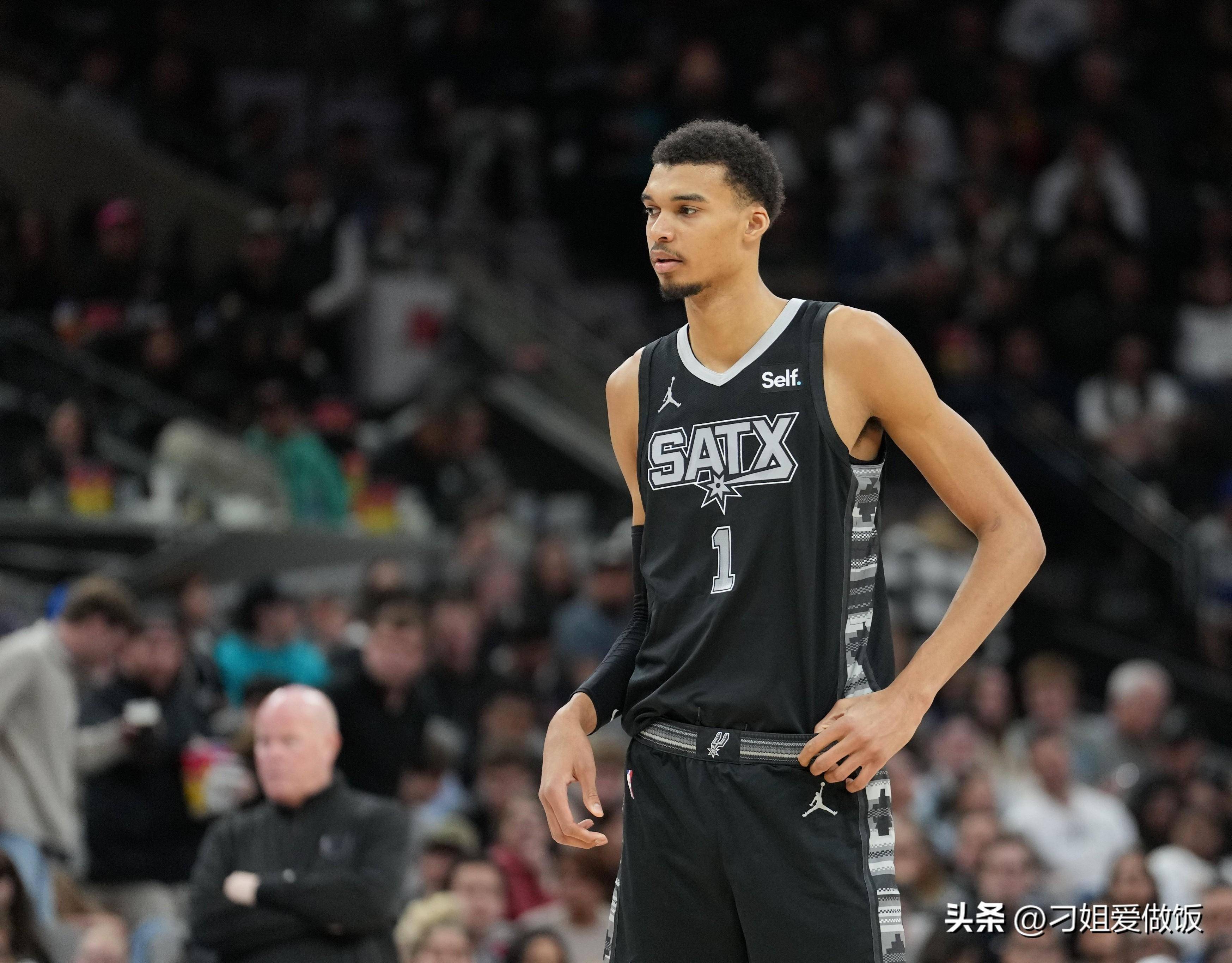 图片报：多特正在讨论是否为施洛特贝克、阿德耶米加解约条款（图片报：多特蒙德正商议是否为施洛特贝克、阿德耶米设置解约条款）