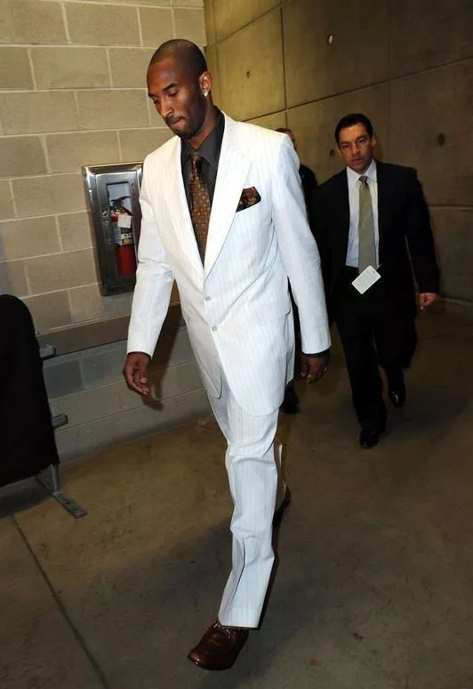 近百台赛车通过发车台，2025APRC／CRC龙游拉力赛盛大开幕！（近百台赛车燃擎驶过发车台，2025 APRC／CRC龙游拉力赛正式启幕！）