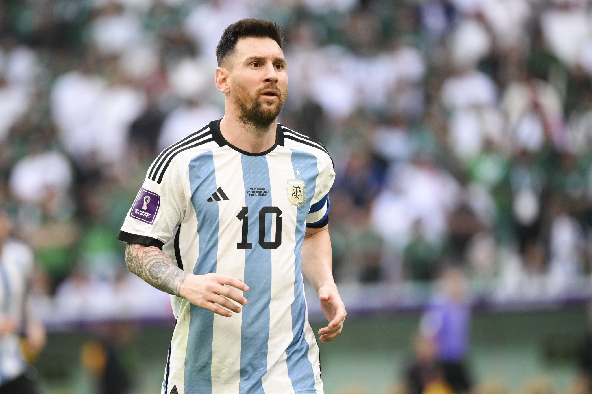 意甲战报：杜维卡斯破门，莫雷诺传射，科莫2-0胜萨索洛（意甲快讯：杜维卡斯建功，莫雷诺一传一射，科莫2-0击败萨索洛）