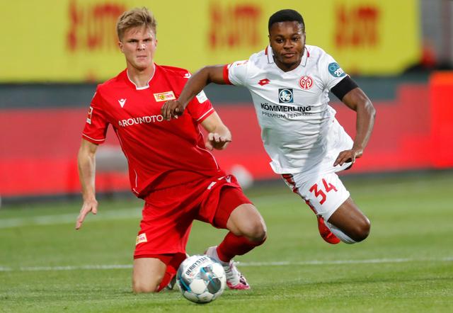 足协公布2026赛历：国足不提前组织集训，中超3月开赛（足协发布2026赛程：国足不提前集训，中超三月开赛）