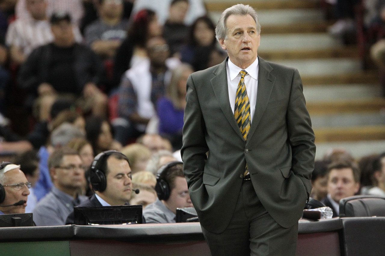 黄蜂主帅谈失利：陷入困境时我们总想着靠单打独斗解决问题（黄蜂主帅复盘失利：陷入逆境时球队总倾向各自为战）