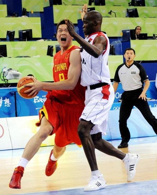 刘越：青训最大特点是示范；退役球员短板是不会经营市场（刘越：青训重在示范，退役球员短板在于市场运营）