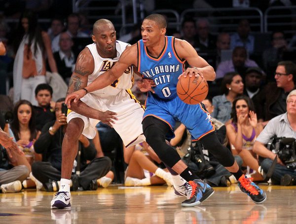 足球报：莱昂纳多+李新翔均有望出战英博，海港不败即加冕（足球报：莱昂纳多李新翔有望迎战英博 海港不败即可封王）