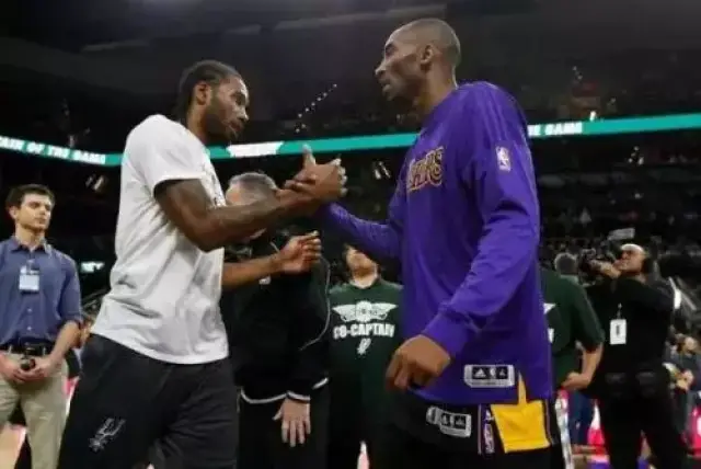 吉拉西多特生涯欧冠已打入15球，队史仅次于罗伊斯和莱万（吉拉西欧冠为多特已斩获15球，队史仅逊罗伊斯与莱万）