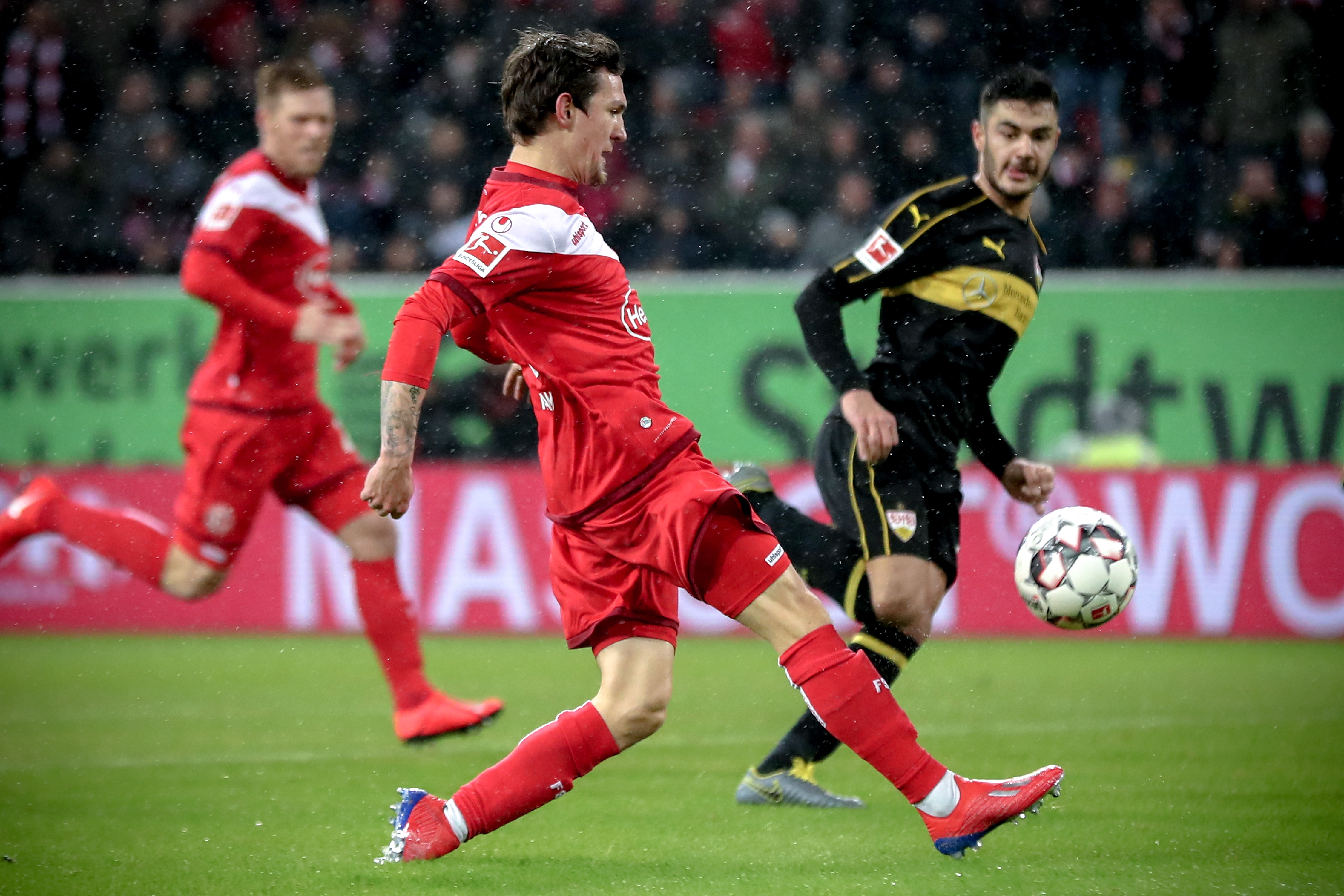 杨铭锐：先踢好中超再说留洋，最想去西班牙（杨铭锐：立足中超再谈留洋，首选西班牙）