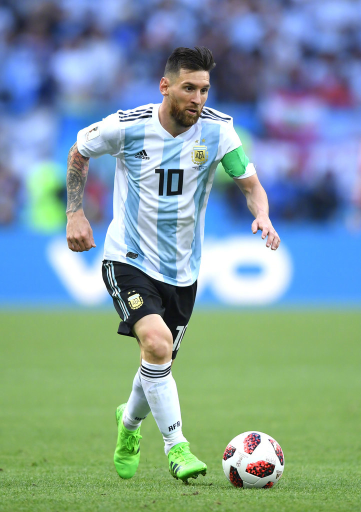 土媒：加拉塔萨雷想在1月引进吕迪格，球员与皇马合同6月到期（土耳其媒体：加拉塔萨雷计划1月引进吕迪格，球员与皇马合同将于6月到期）