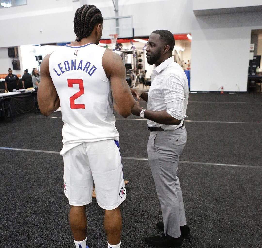 迈克·布朗：布伦森应该是脱口而出的MVP候选，赢球才是真谛（迈克·布朗：布伦森理应是MVP热门，胜利才是王道）