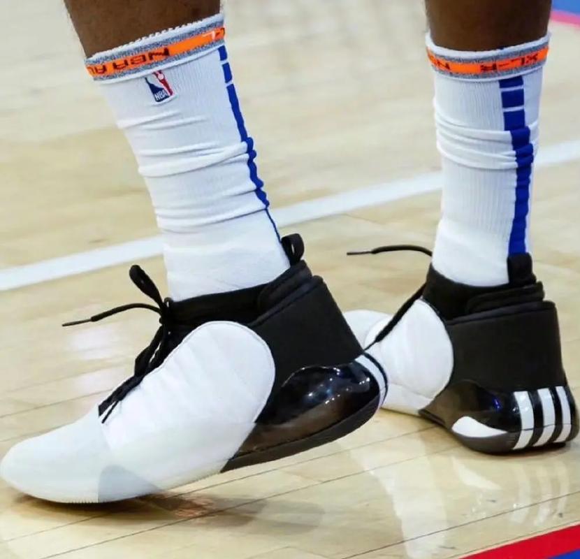 梅里诺：非常感谢香港；相信哲凯赖什很快就能帮助球队（梅里诺致谢香港：看好哲凯赖什尽快助力球队）