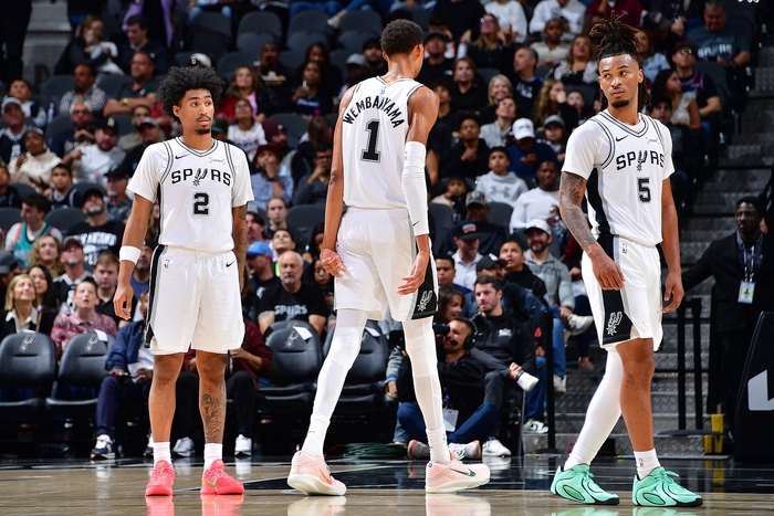 大卫·詹姆斯空砍25+13+8，难阻天津开局四连败（大卫·詹姆斯25分13板8助难救主，天津开局遭四连败）