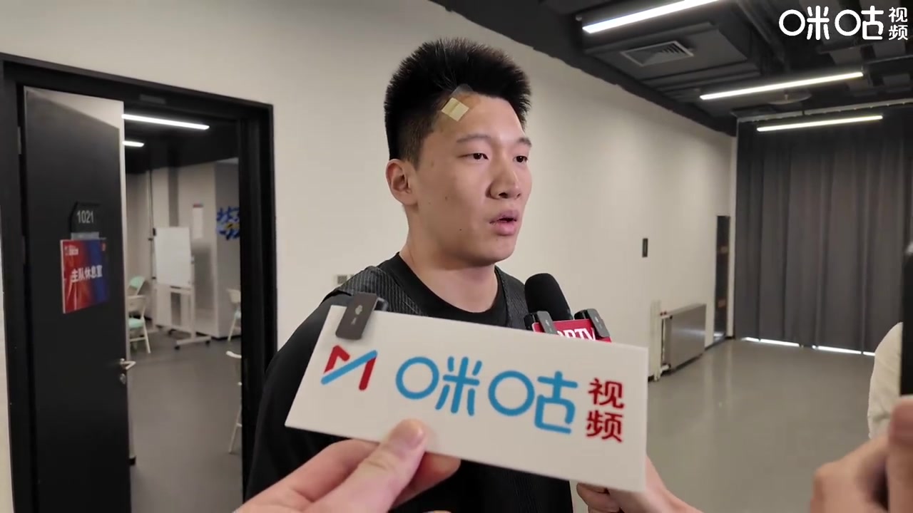 缝了10针！雷蒙：场上的磕碰都很正常 关关难过关关过